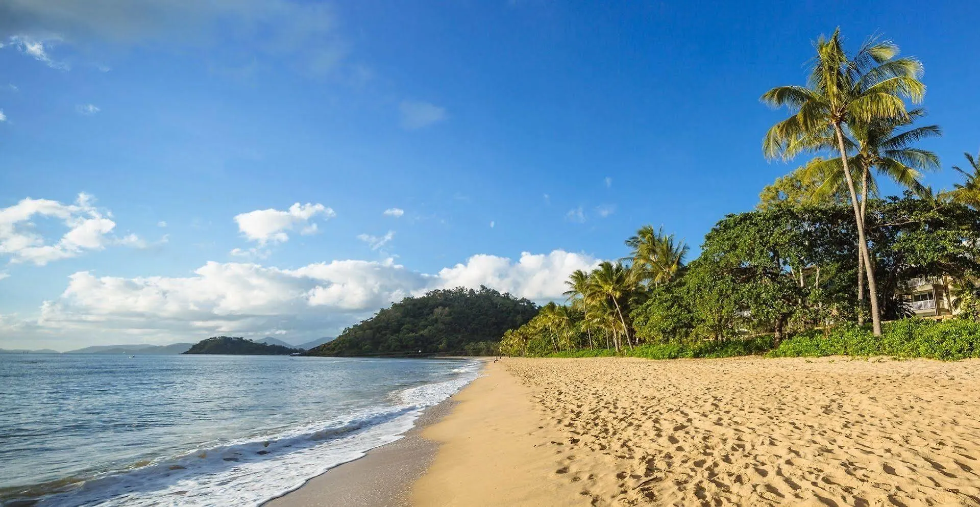 Coral Sands Beachfront Resort Trinity Beach
