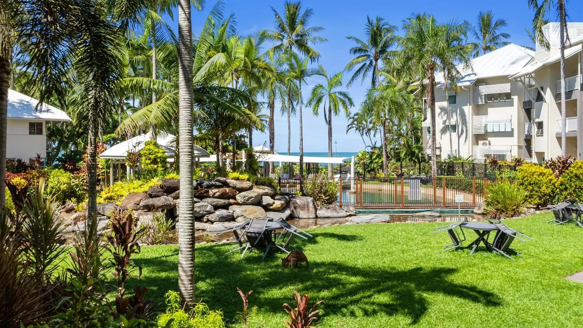 Coral Sands Beachfront Resort Trinity Beach Aparthotel