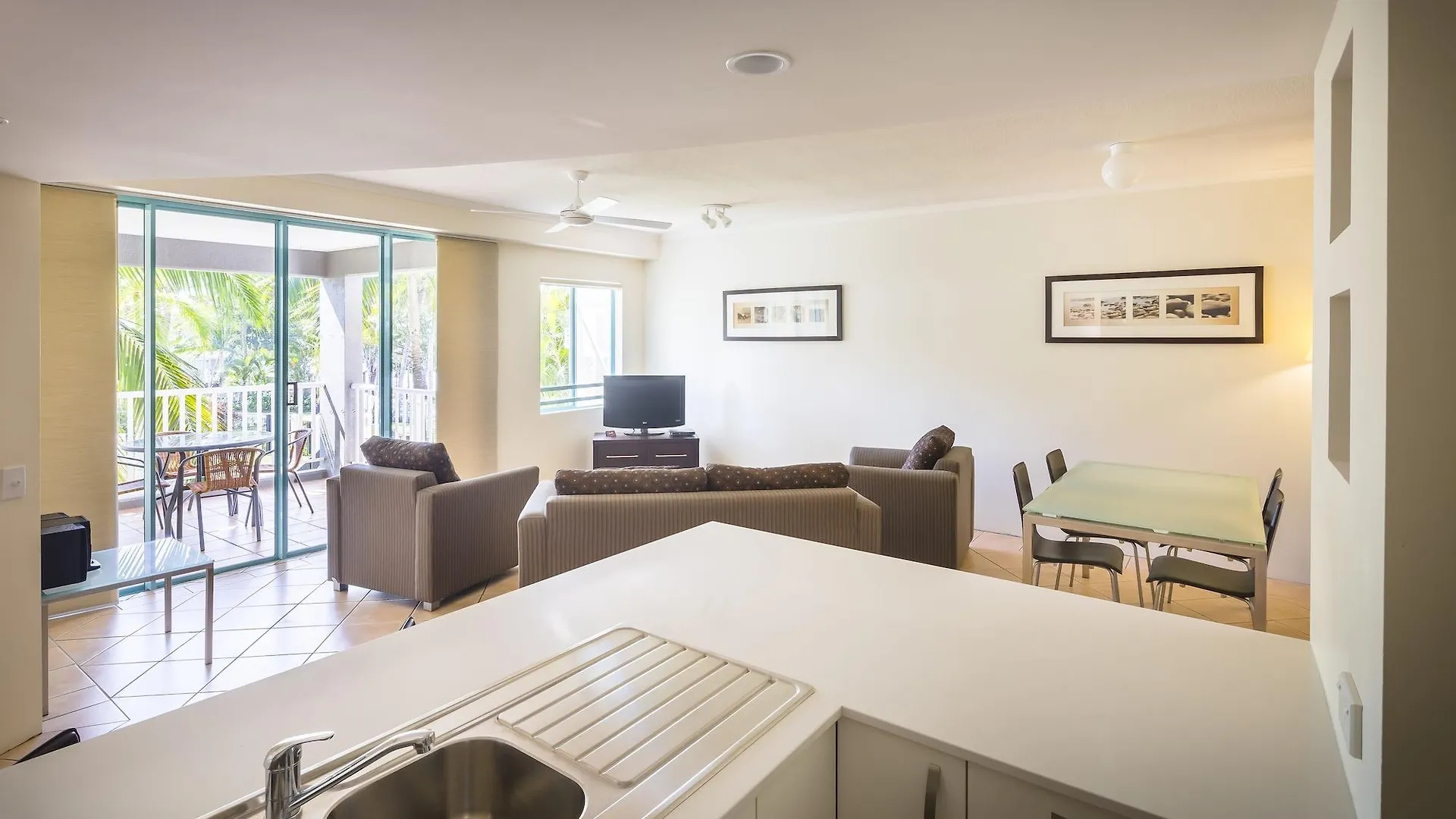 Coral Sands Beachfront Resort Trinity Beach 4*,  Australia