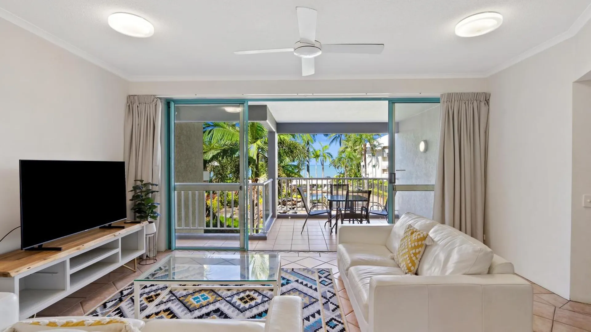 Aparthotel Coral Sands Beachfront Resort Trinity Beach