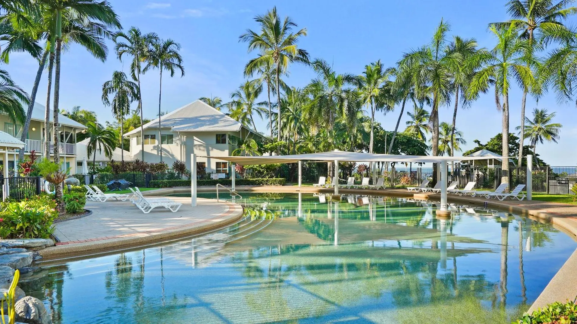 Coral Sands Beachfront Resort Trinity Beach