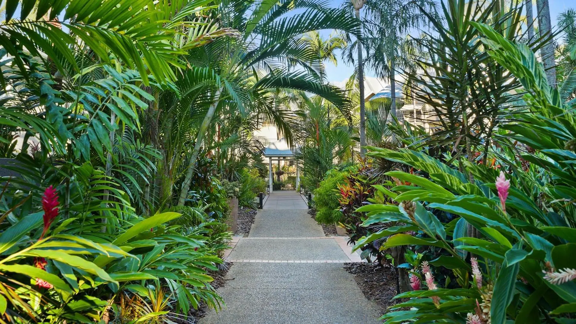 Coral Sands Beachfront Resort Trinity Beach