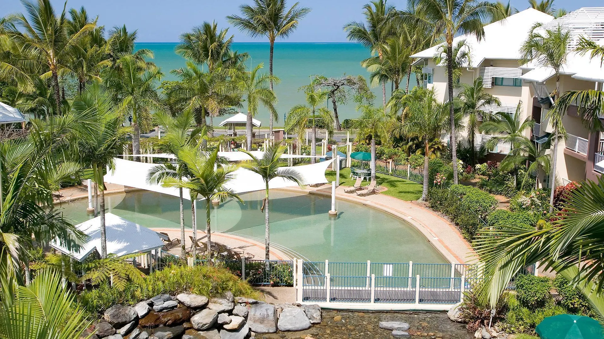 Coral Sands Beachfront Resort Trinity Beach 4*,  Australia