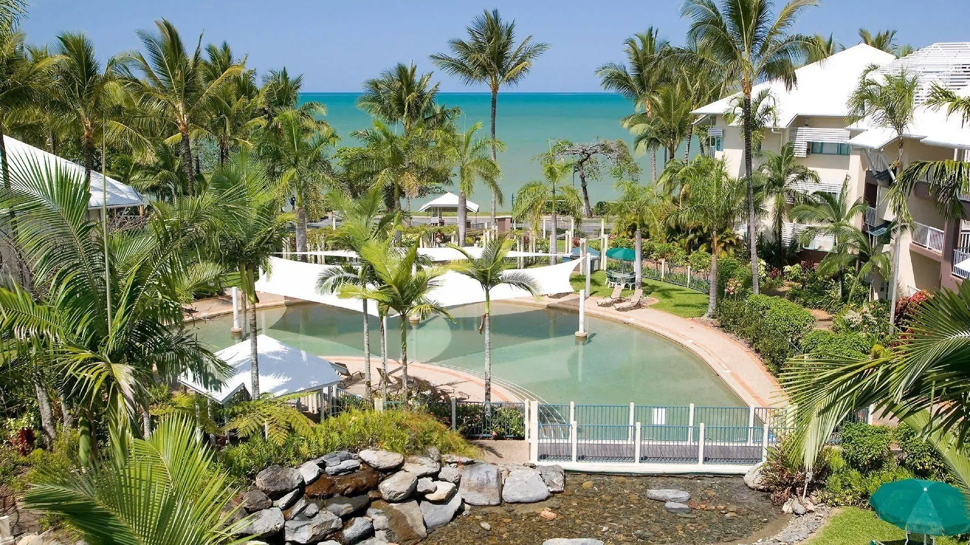 Coral Sands Beachfront Resort Trinity Beach Australia